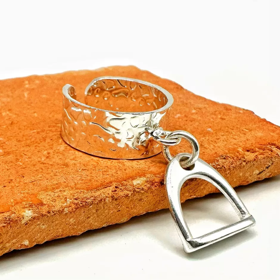 Cheap Musardise Bague Martelee Pendentif Etrier