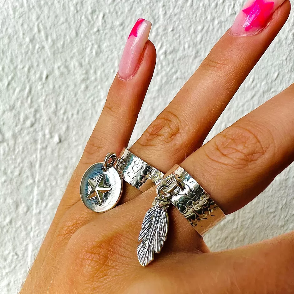 Fashion Musardise Bague Martelee Pendentif Plume